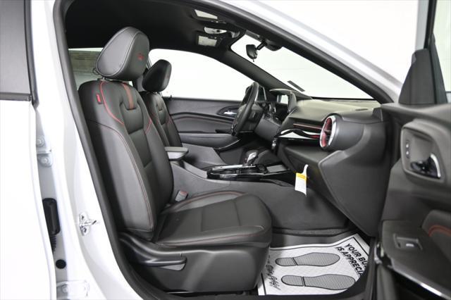 Photo of 2025 Summit White Chevrolet Trax