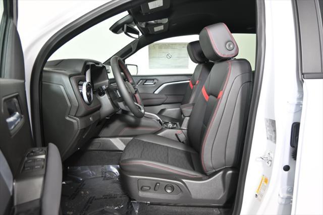 Photo of 2025 Summit White Chevrolet Colorado