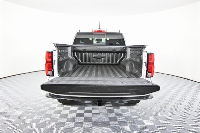 Photo of 2025 Summit White Chevrolet Colorado