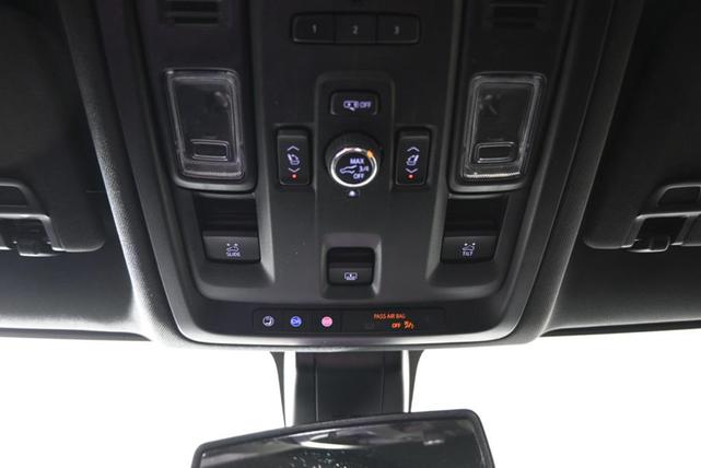 Photo of 2022 Summit White Chevrolet Tahoe