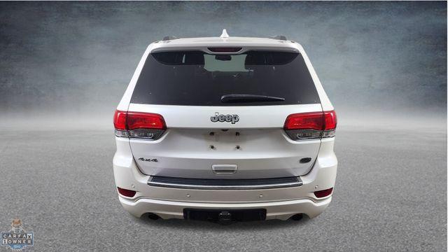 Photo of 2016 Ivory Jeep Grand Cherokee