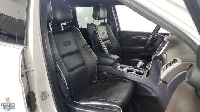 Photo of 2016 Ivory Jeep Grand Cherokee