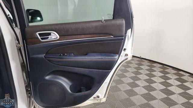 Photo of 2016 Ivory Jeep Grand Cherokee
