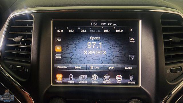 Photo of 2016 Ivory Jeep Grand Cherokee