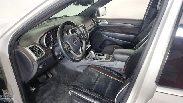 Photo of 2016 Ivory Jeep Grand Cherokee