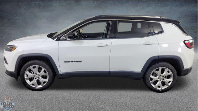 Photo of 2022 Bright White Clearcoat Jeep Compass