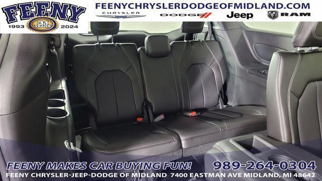 Photo of 2026 Diamond Black Chrysler Pacifica