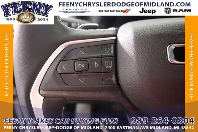 Photo of 2025 Silver Zynith Jeep Grand Cherokee