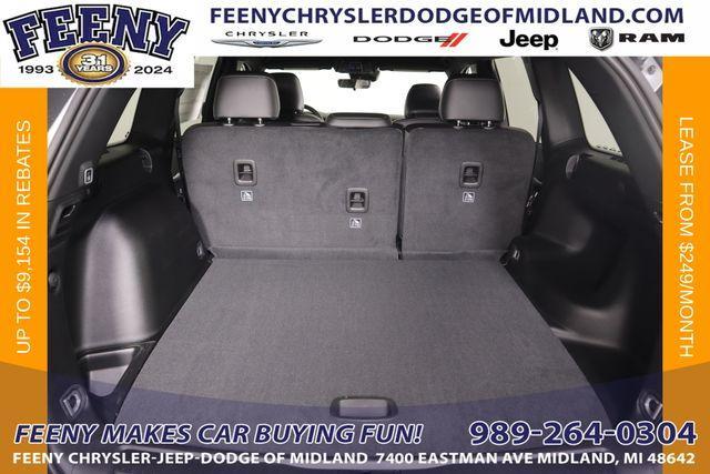 Photo of 2025 Silver Zynith Jeep Grand Cherokee