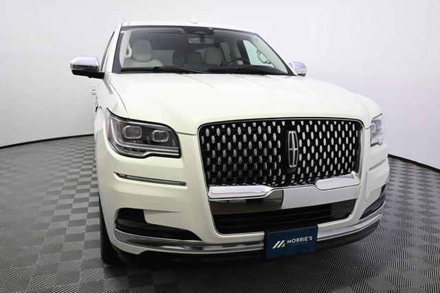 Photo of 2024 Pristine White Metallic Tri-Coat Lincoln Navigator