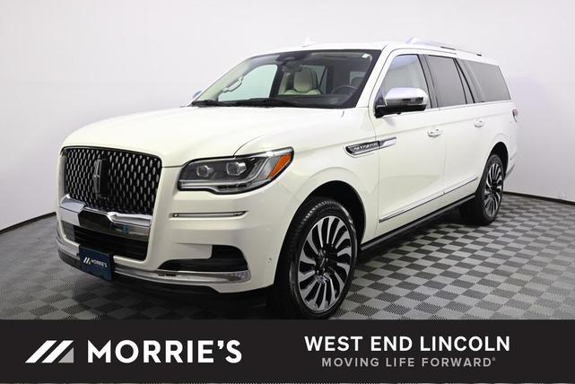 Photo of 2024 Pristine White Metallic Tri-Coat Lincoln Navigator