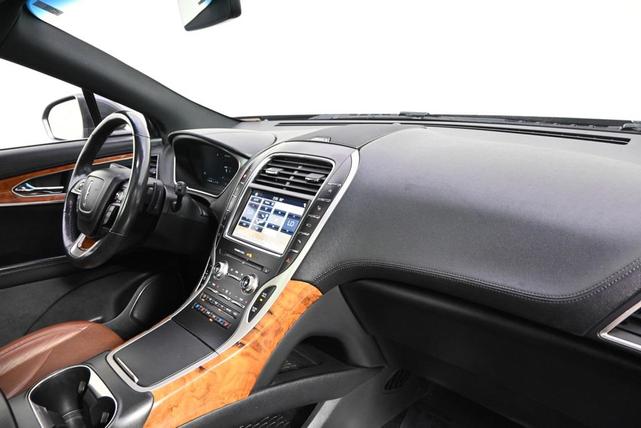 Photo of 2019 Magnetic Gray Metallic Lincoln Nautilus