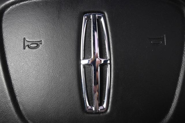 Photo of 2019 Magnetic Gray Metallic Lincoln Nautilus