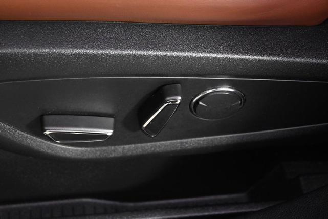 Photo of 2019 Magnetic Gray Metallic Lincoln Nautilus