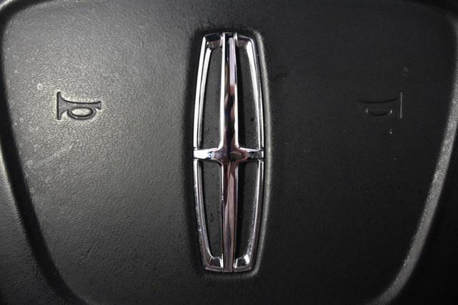 Photo of 2022 Black Metallic Lincoln Navigator