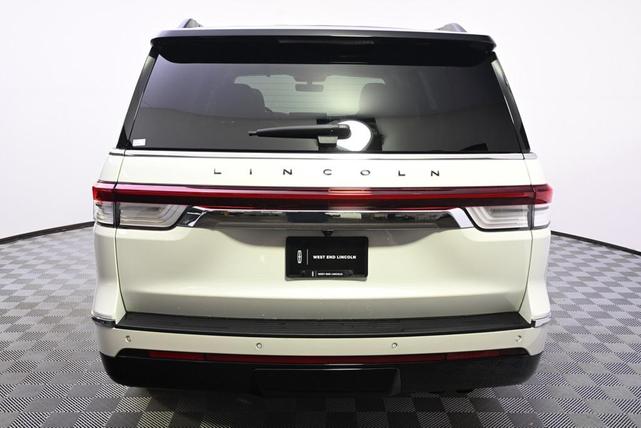 Photo of 2024 Pristine White Metallic Tri-Coat Lincoln Navigator
