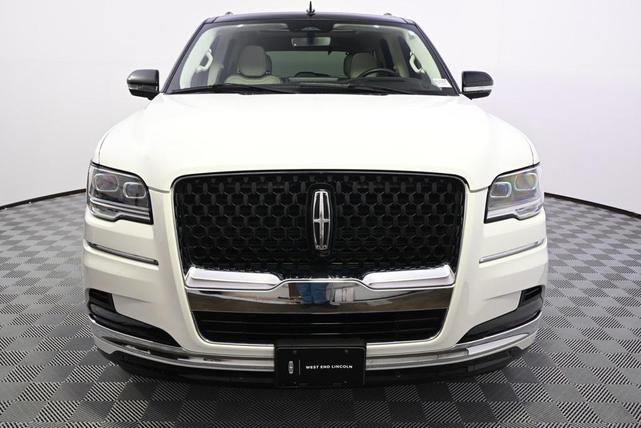 Photo of 2024 Pristine White Metallic Tri-Coat Lincoln Navigator