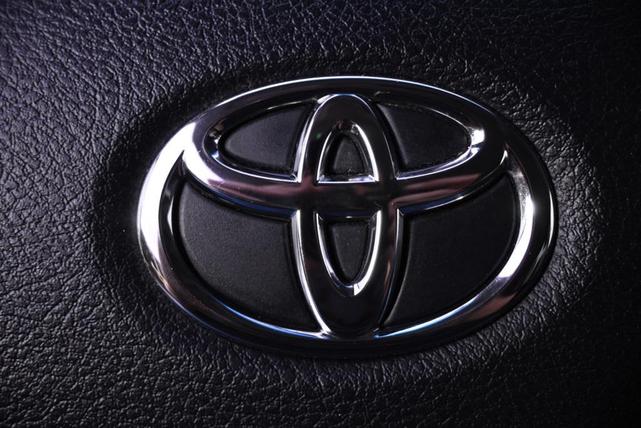 Photo of 2015 Black Toyota Land Cruiser