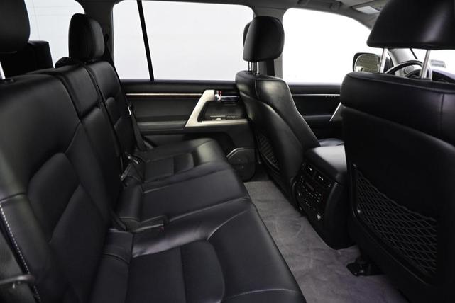 Photo of 2015 Black Toyota Land Cruiser