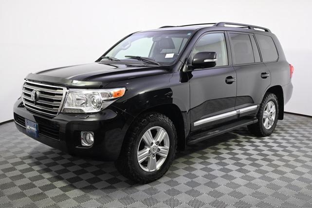 Photo of 2015 Black Toyota Land Cruiser