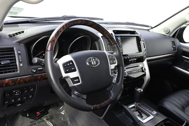 Photo of 2015 Black Toyota Land Cruiser