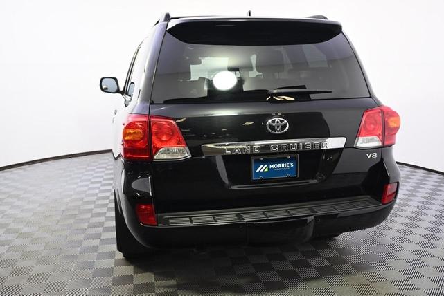 Photo of 2015 Black Toyota Land Cruiser