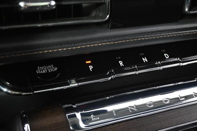 Photo of 2025 White Metallic Lincoln Aviator
