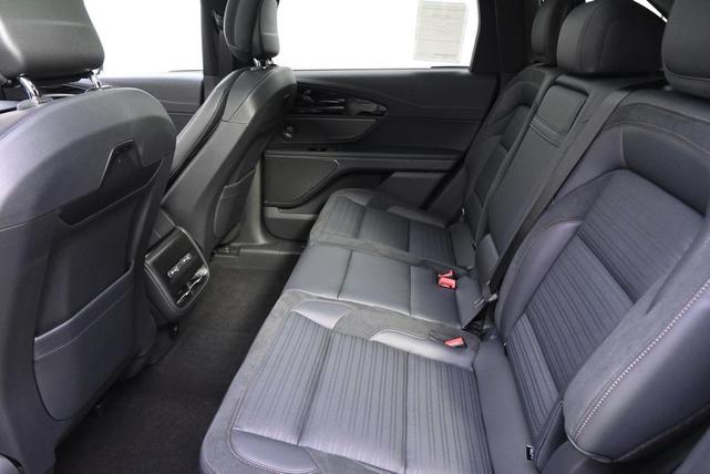 Photo of 2025 White Platinum Clearcoat Metallic Lincoln Nautilus