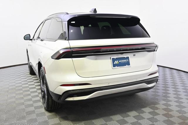 Photo of 2025 White Platinum Clearcoat Metallic Lincoln Nautilus