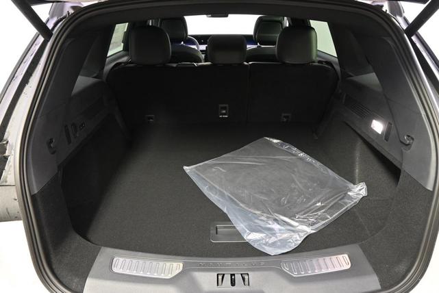 Photo of 2025 White Platinum Clearcoat Metallic Lincoln Nautilus