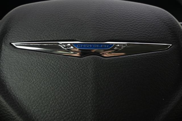 Photo of 2017 Granite Crystal Metallic Clearcoat Chrysler Pacifica