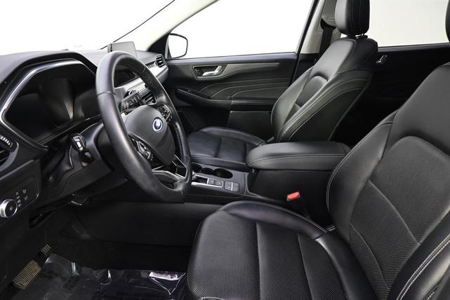 Photo of 2021 Star White Metallic Tri-Coat Ford Escape