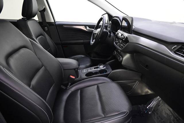 Photo of 2021 Star White Metallic Tri-Coat Ford Escape