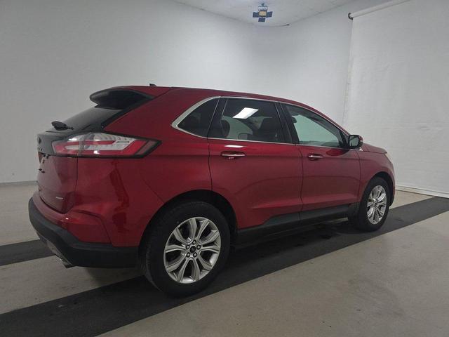 Photo of 2024 Rapid Red Metallic Tinted Clearcoat Ford Edge