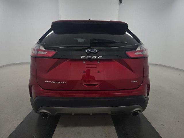 Photo of 2024 Rapid Red Metallic Tinted Clearcoat Ford Edge