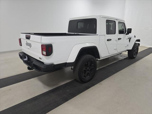 Photo of 2021 Bright White Clearcoat Jeep Gladiator