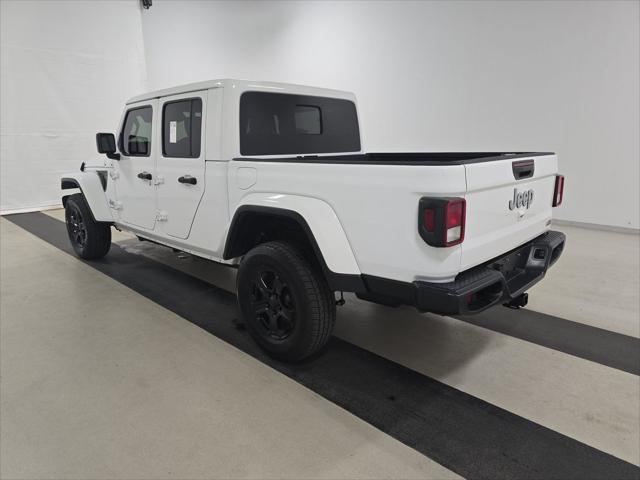 Photo of 2021 Bright White Clearcoat Jeep Gladiator