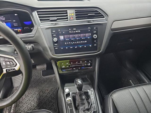 Photo of 2022 Deep Black Pearl Volkswagen Tiguan
