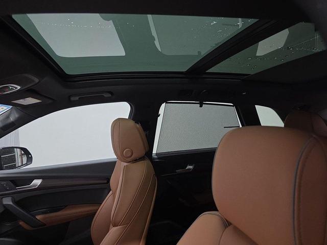 Photo of 2025 Daytona Gray Pearl Effect Audi Q5