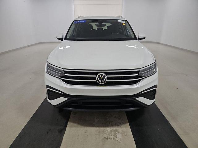 Photo of 2023 Opal White Pearl Volkswagen Tiguan