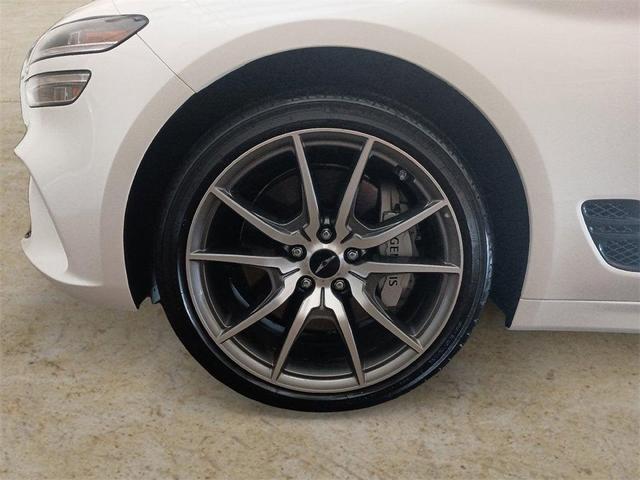 Photo of 2025 Uyuni White Genesis G70
