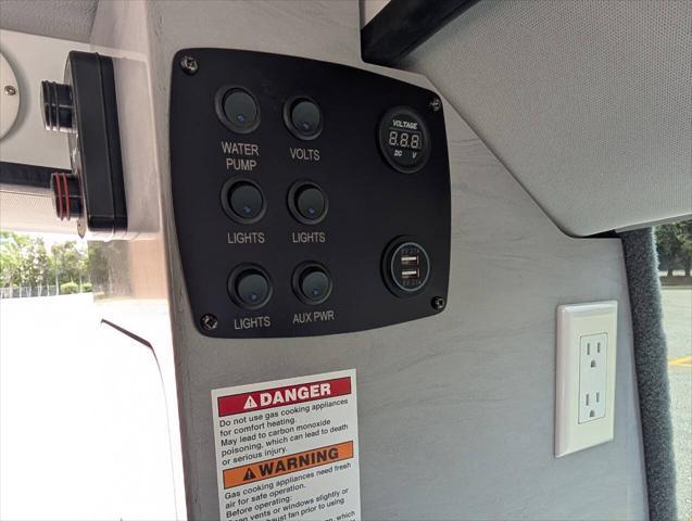 Photo of 2018 White Mercedes-Benz Metris