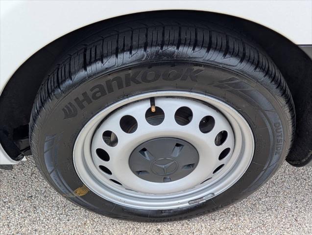 Photo of 2018 White Mercedes-Benz Metris