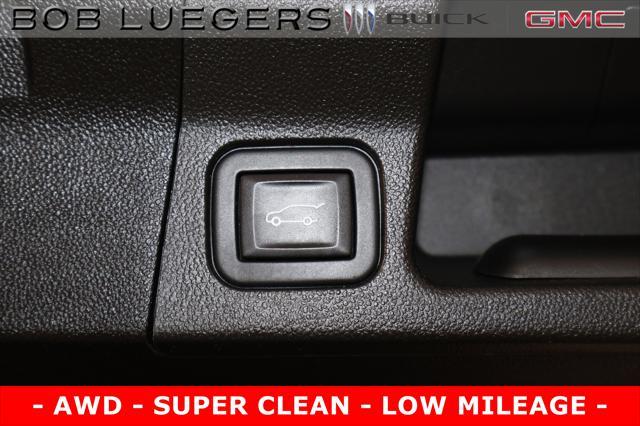 Photo of 2023 Summit White GMC Acadia
