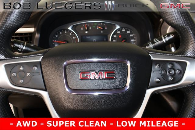 Photo of 2023 Summit White GMC Acadia
