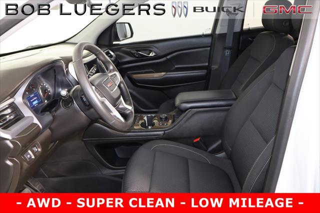 Photo of 2023 Summit White GMC Acadia
