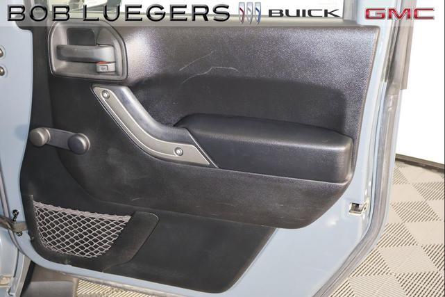 Photo of 2015 Anvil Clearcoat Jeep Wrangler