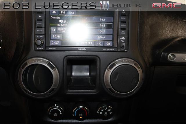 Photo of 2015 Anvil Clearcoat Jeep Wrangler
