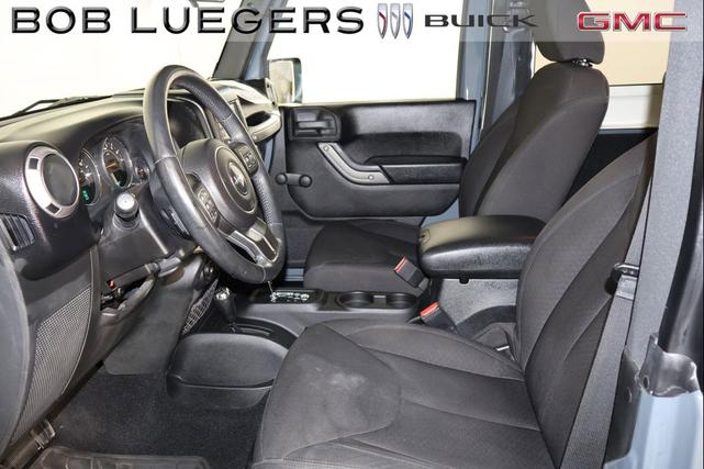 Photo of 2015 Anvil Clearcoat Jeep Wrangler