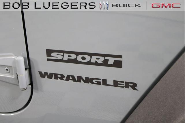 Photo of 2015 Anvil Clearcoat Jeep Wrangler
